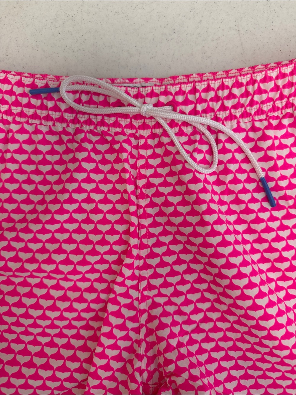 Vineyard Vines Pink Whale-Print Women’s Shorts - Picture 4 of 8